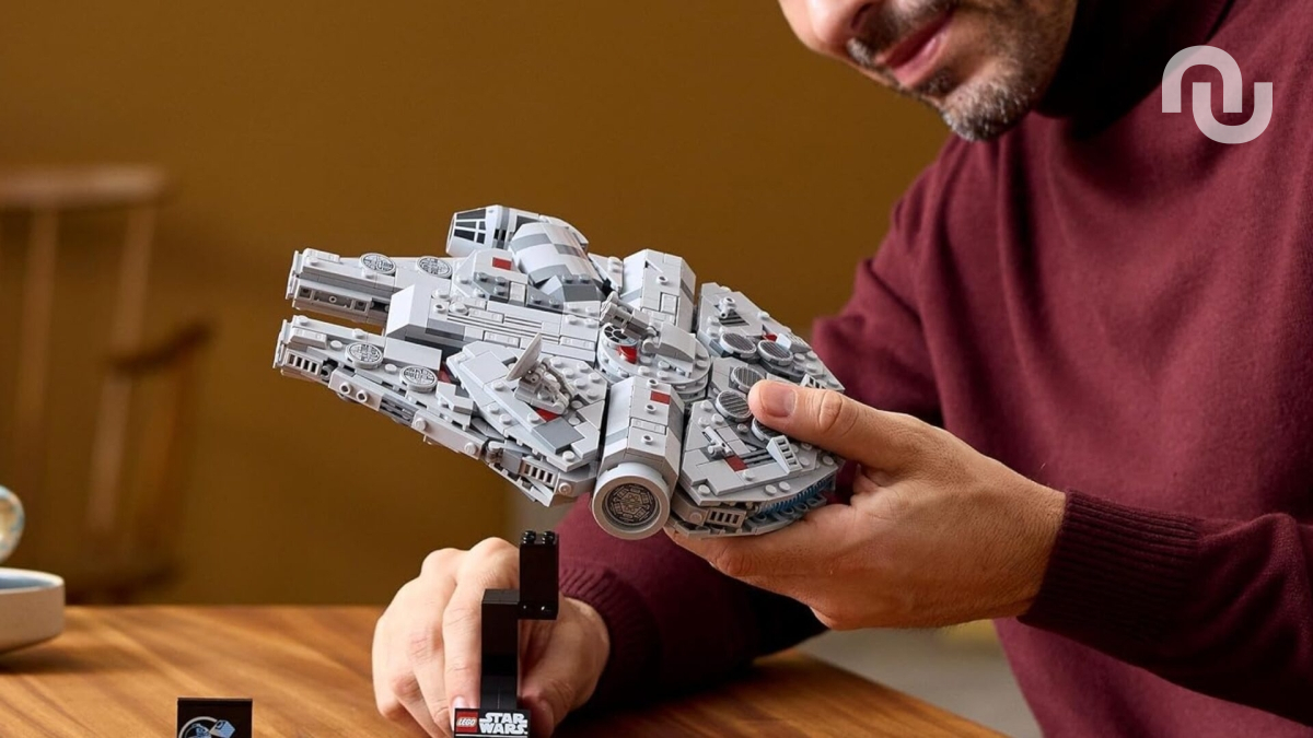 Cette réplique Lego du Faucon Millenium à exposer est à -40 %