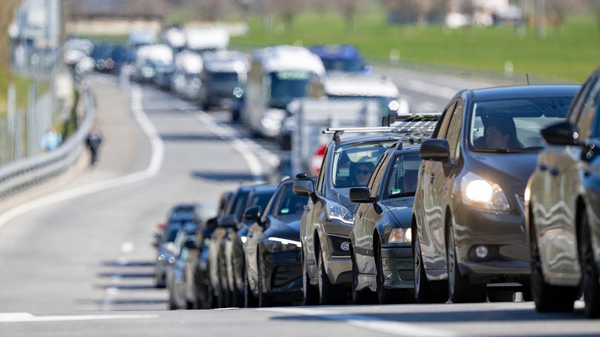 Tankrabatt beschlossen: Wie billig werden Kraftstoffe jetzt?