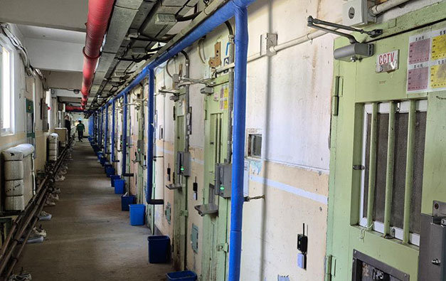 [단독]교도소 창틀 타고 오간 약물…수용자 간 거래 드러나