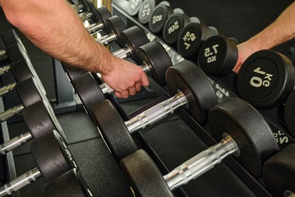 Фитнес-центры в России начали закрываться