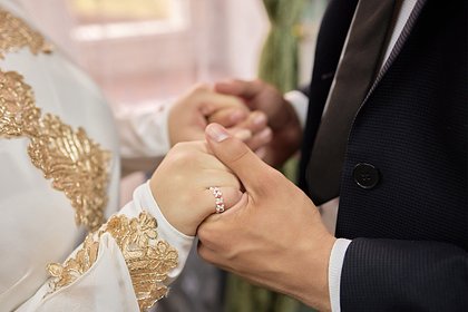 Мужчина тайно женился во второй раз в другой стране и попал в тюрьму