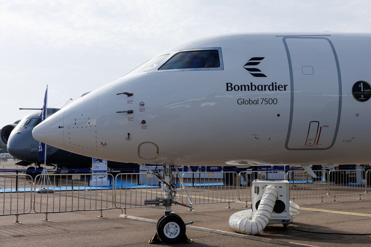 Bombardier CEO Says Debt ‘Melting Away’; Shares Soar to 23-Year High