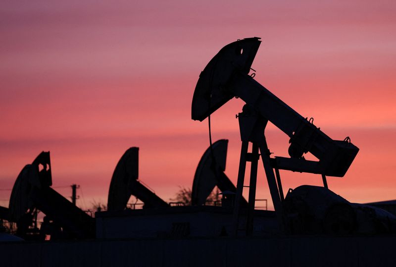 Brent oil rises 7% on report US considering military options to break Iran deadlock