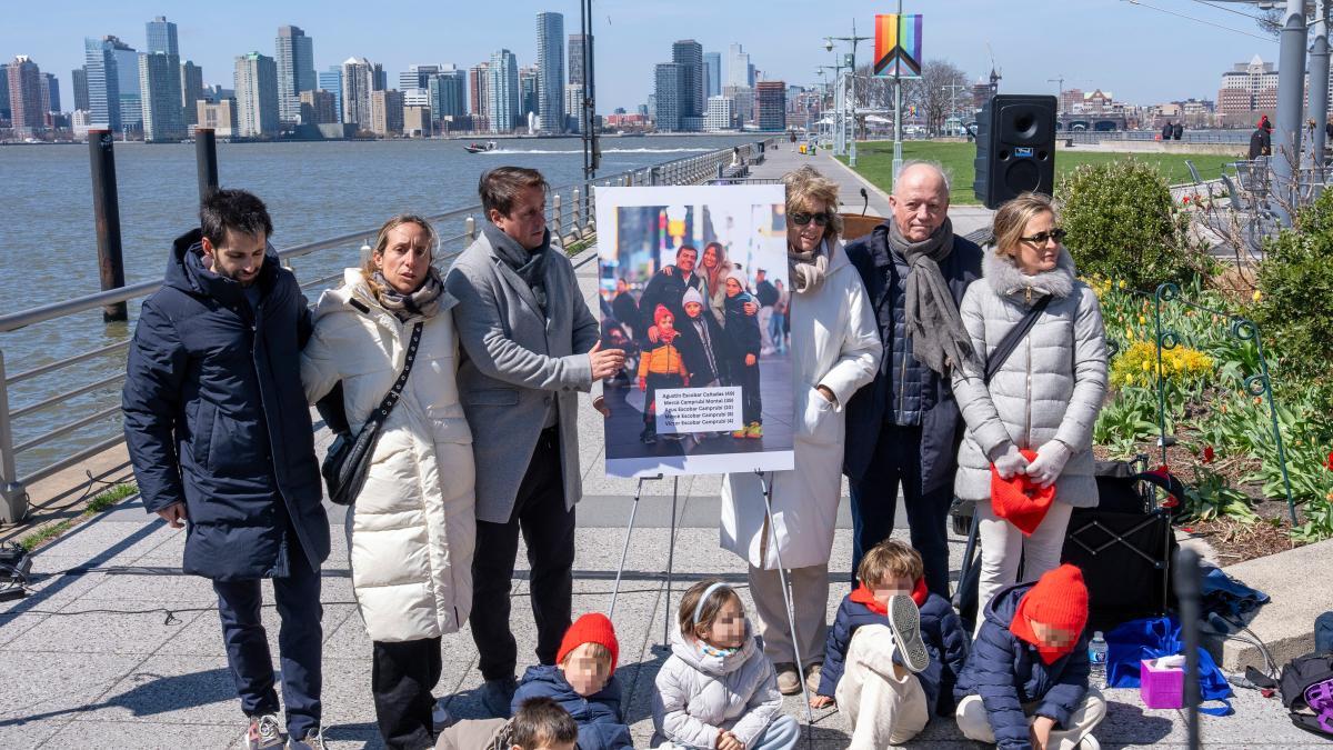 Los familiares de los cinco catalanes que fallecieron en un accidente de helicóperto en Nueva York demandan a la empresa responsable del vuelo