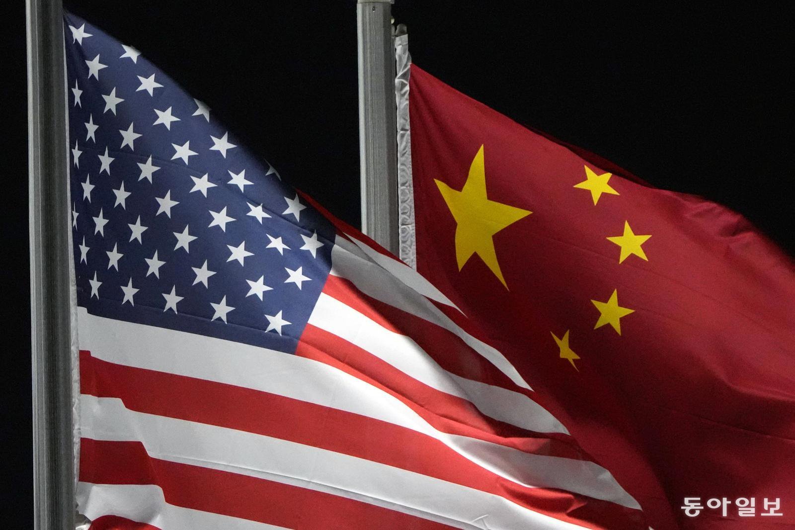 中, 자국 첨단기술 기업에 “승인 없이 美 투자 받지 말라”