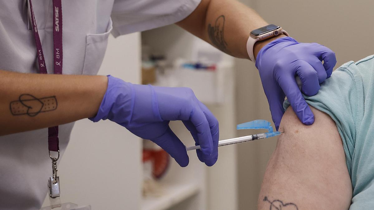 Catalunya refuerza la vacunación en adultos contra el neumococo