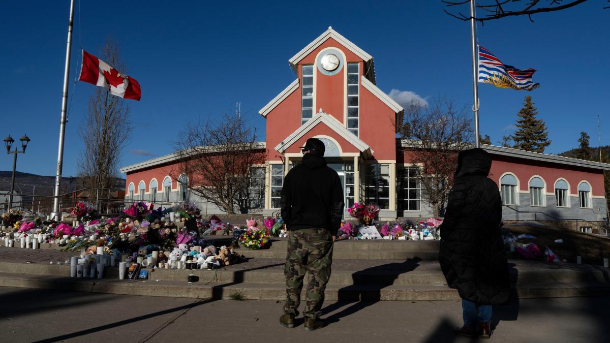 Familias de víctimas de la matanza canadiense de Tumbler Ridge demandan a OpenAI