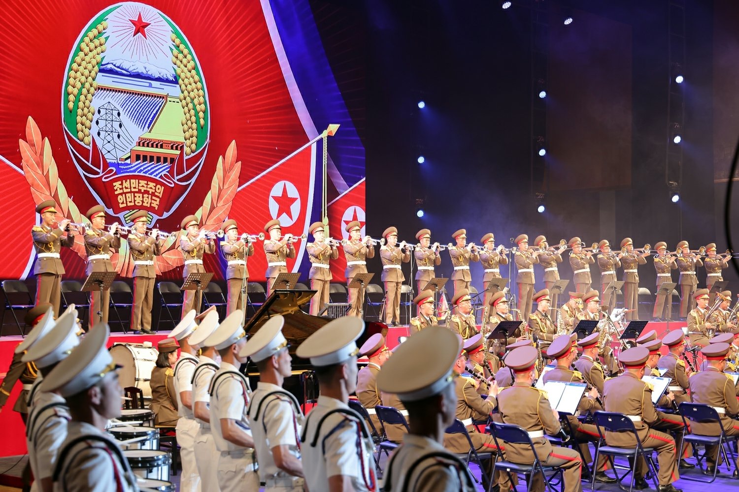 김정은, 군악단 창립 80주년 연주회 관람…“국가의 얼굴”