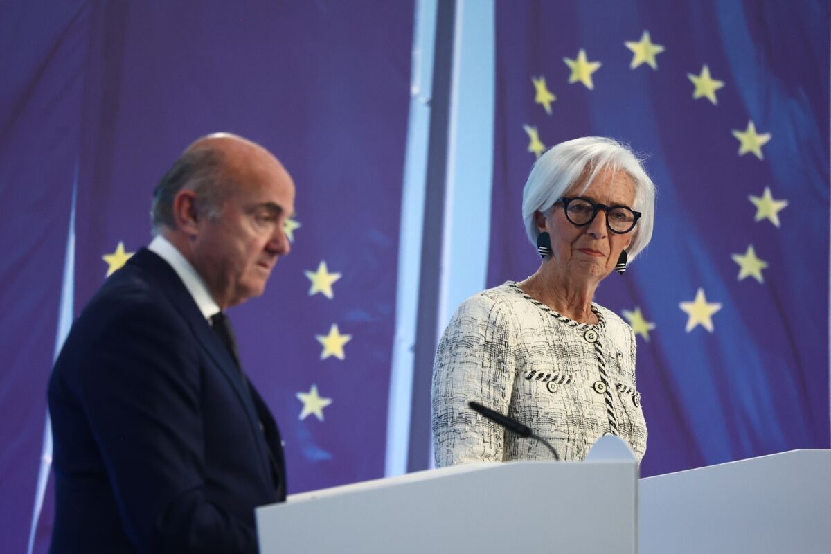 ECB Officials See June Hike If Energy Costs Don’t Ease First