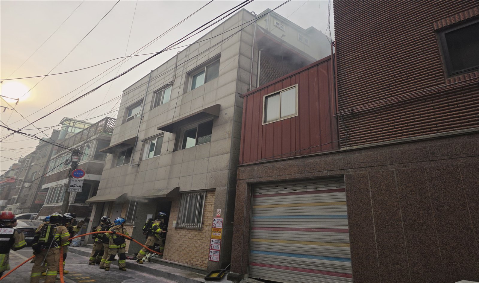 강서구 다가구주택서 불…50대 여성 심정지 이송