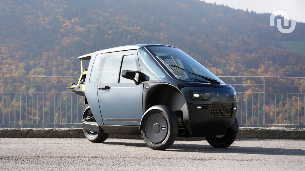 Ce trois roues électrique est le mélange entre une voiture et un vélo, et vous pouvez le conduire sur autoroute