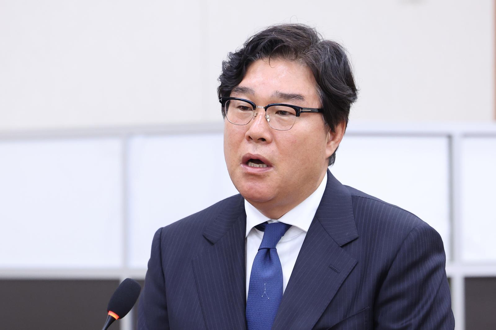 쌍방울 김성태, 대북송금 공범 부인…“李대통령에 누가 돼 죄송” 울먹