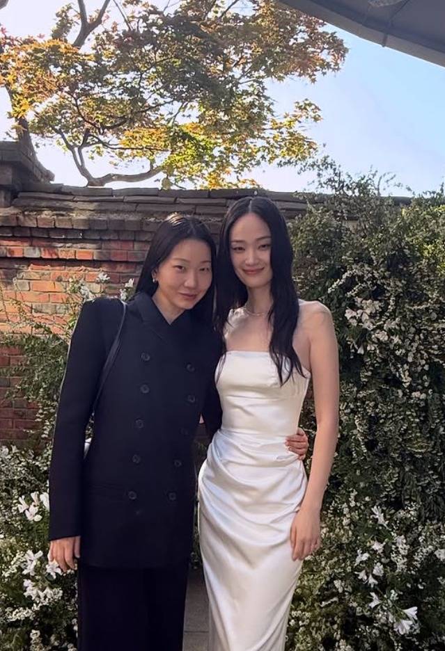 극비 스몰웨딩 모델 신현지 결혼식 공개 “너 예쁘더라”