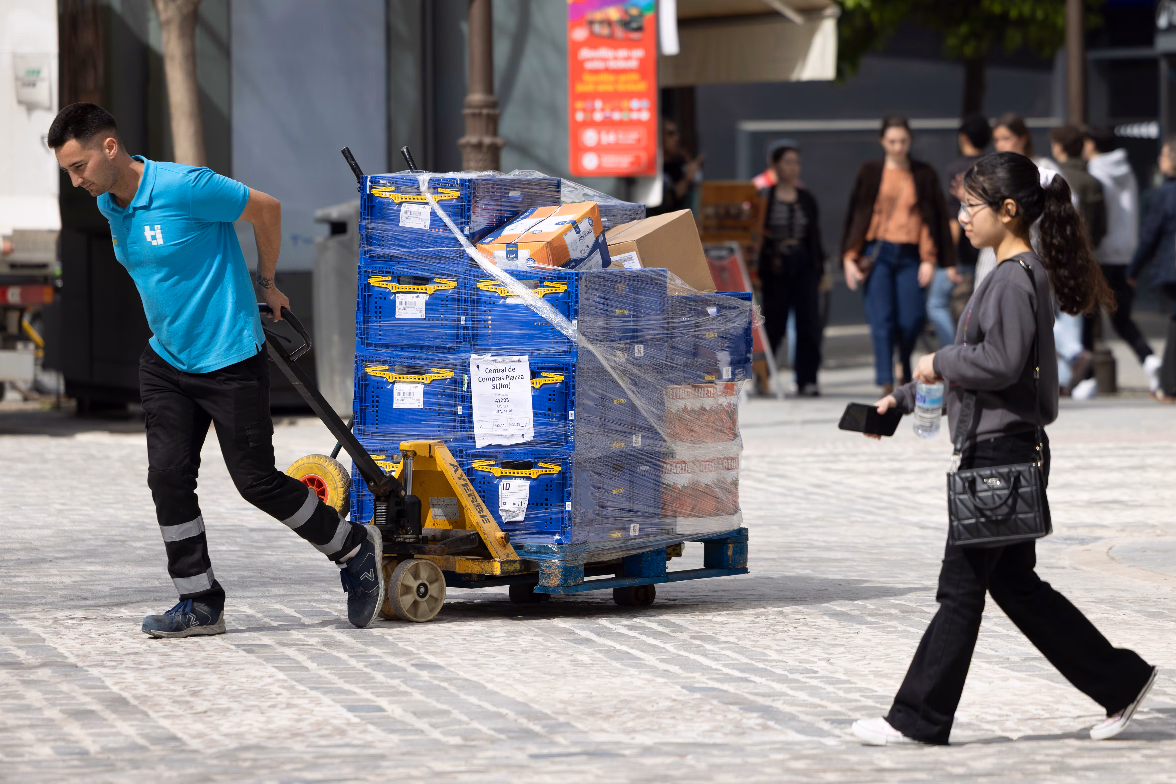 La tasa de paro crece hasta el 10,8% en el primer trimestre y la ocupación cae el doble que el año pasado