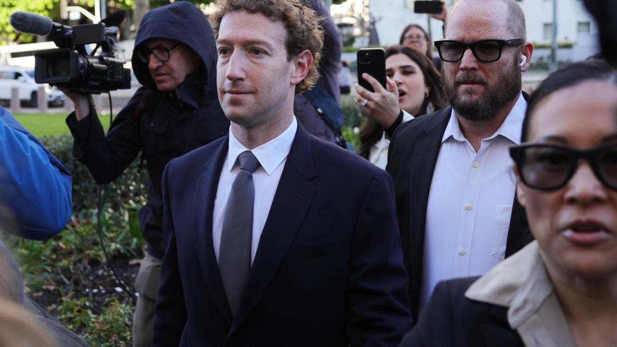 Bruselas amenaza con multar a Meta por no impedir el acceso de los menores de 13 años