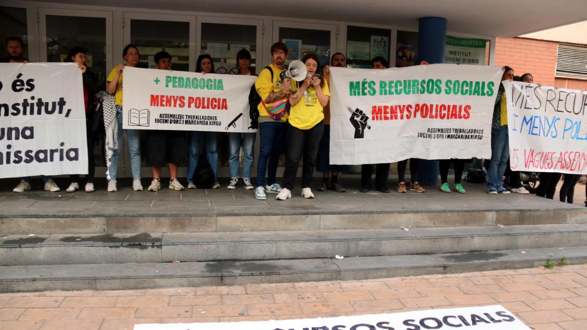 La comunidad educativa, contra la presencia de mossos en los institutos