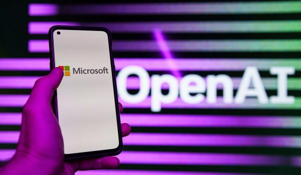 OpenAI prend ses distances avec Microsoft, et toute l’industrie de l’IA pourrait en profiter