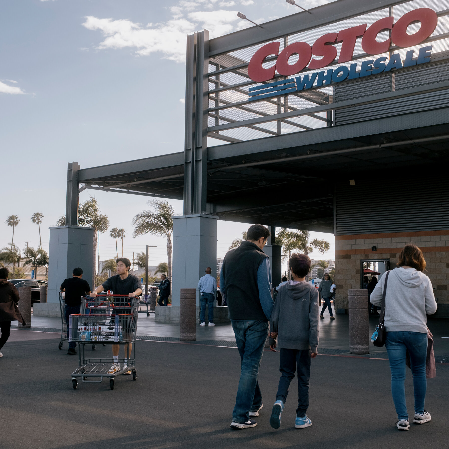 Tariffs Raised Consumers’ Prices, but the Refunds Go Only to Businesses