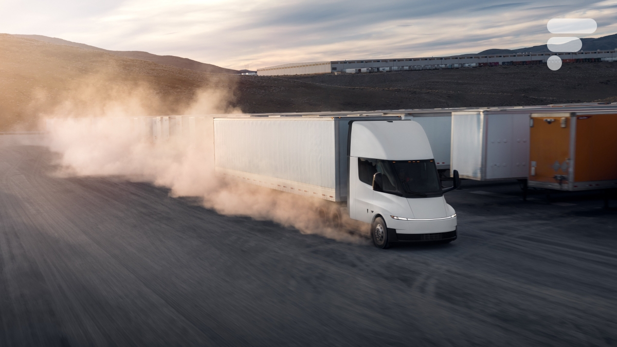 Fini les retards : Tesla lance enfin la production de masse de son camion électrique