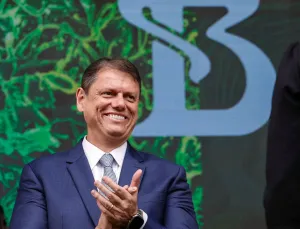 Tarcísio envia projeto para elevar salário mínimo paulista em 3,9%