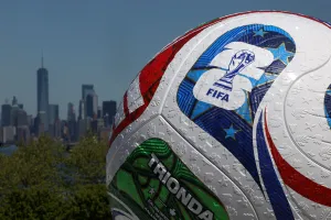 Secretário da Fifa promete reavaliar preços de ingressos para a próxima Copa do Mundo