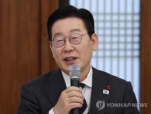 President Lee to host luncheon with minor party, independent lawmakers at Cheong Wa Dae