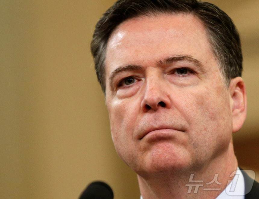 ‘86 47’이 트럼프 암살 암시?…FBI 前국장 기소에 ‘정적 죽이기’ 논란