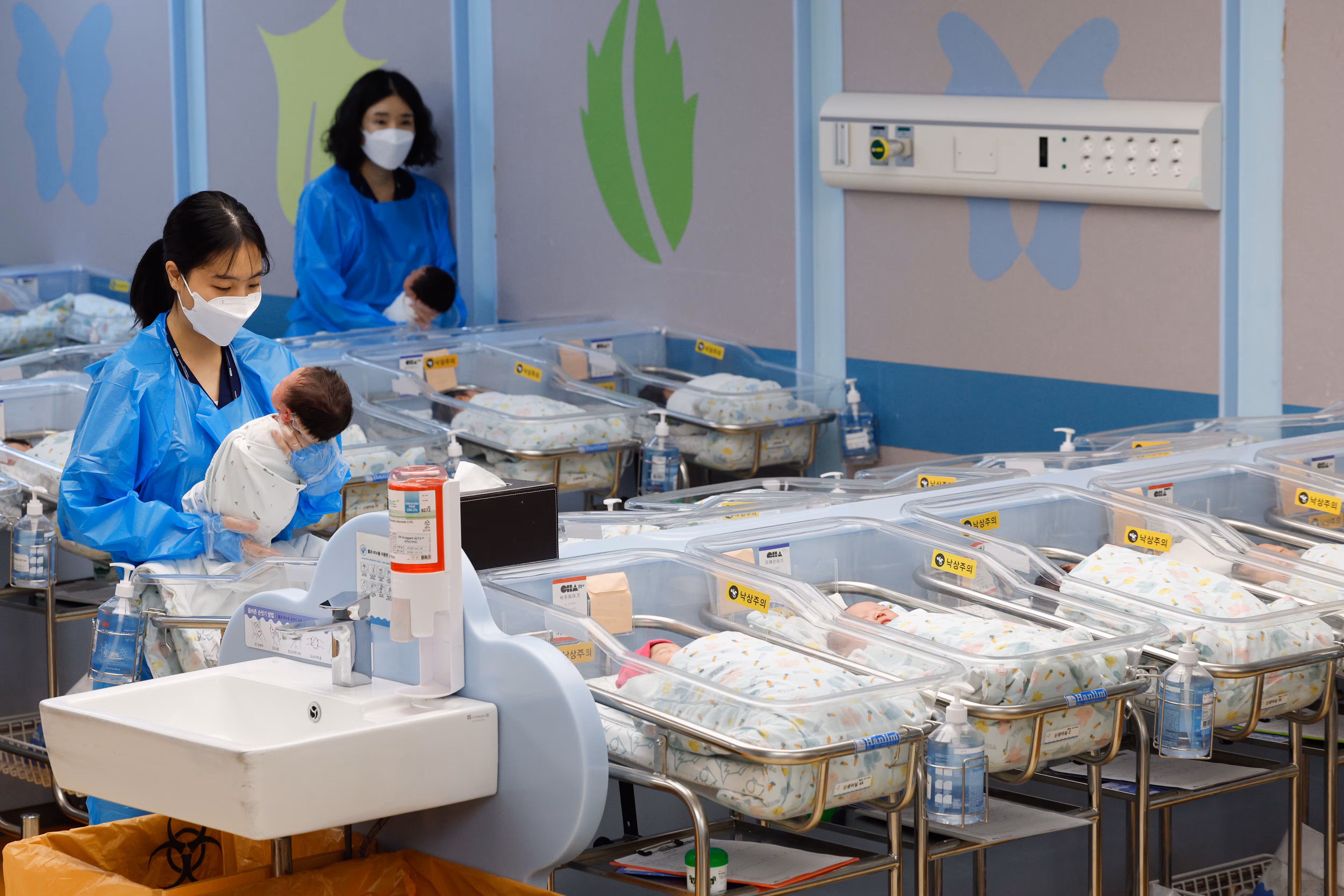 출산율 반등 속 5060 조부모들 소비 증가