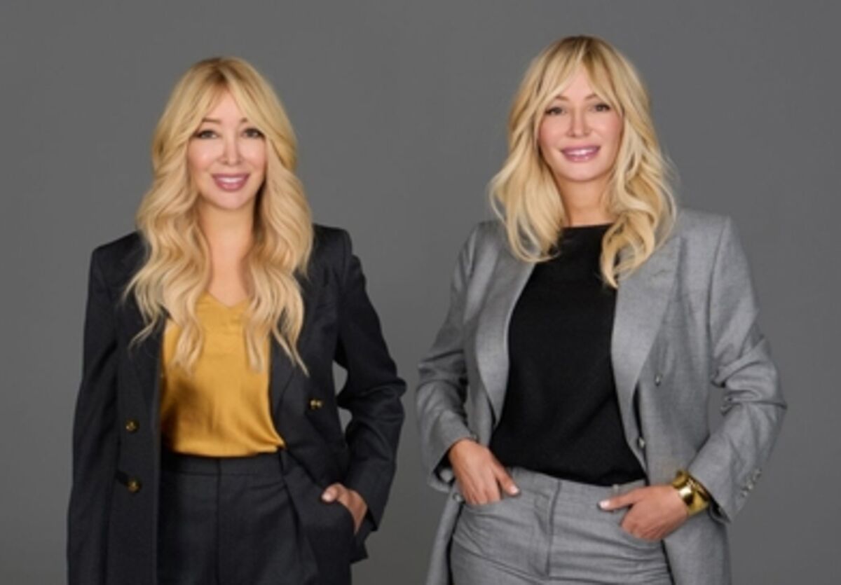 Apollo Said to Back Sister-Led Dental Firm vVardis