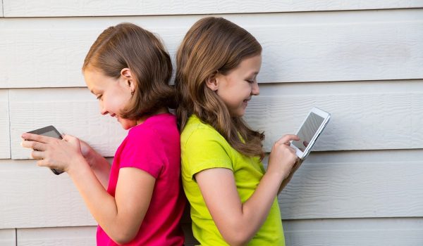 La Commission européenne accuse Meta de laisser des enfants accéder à Instagram et Facebook