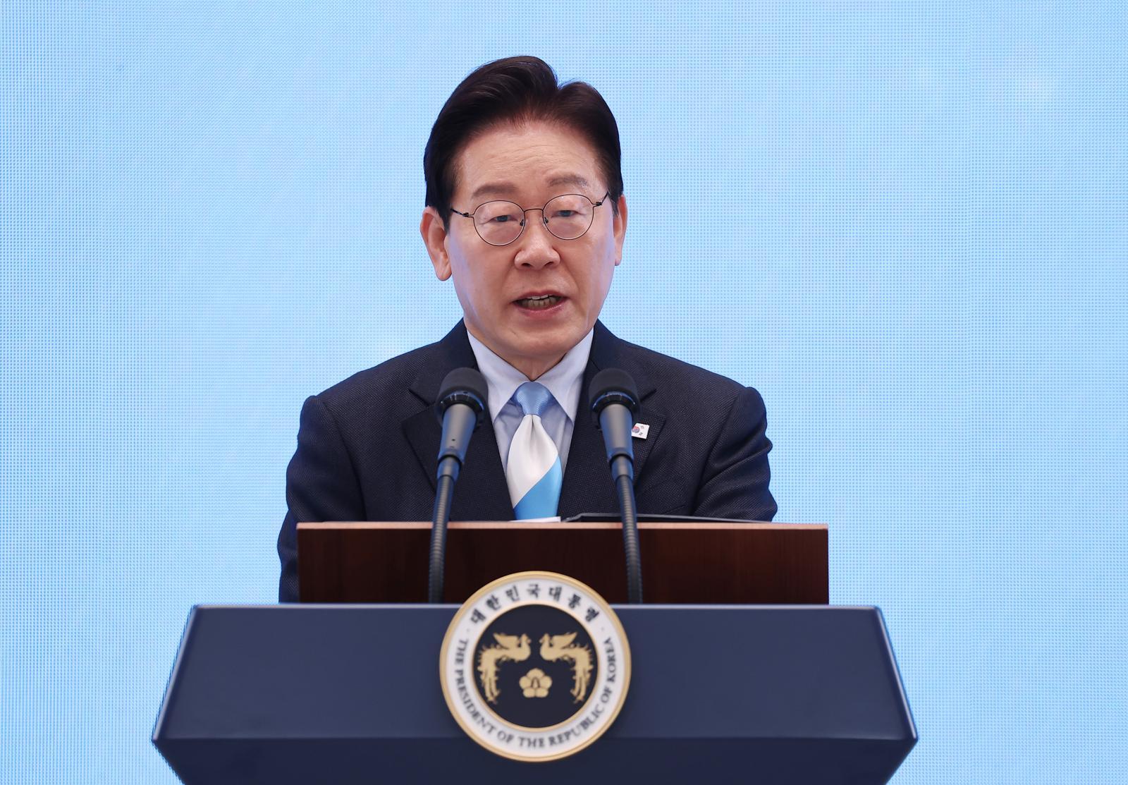 李 “‘친노동은 반기업’ 이분법 깨야…일터 안전 결코 타협하지 않을 것”