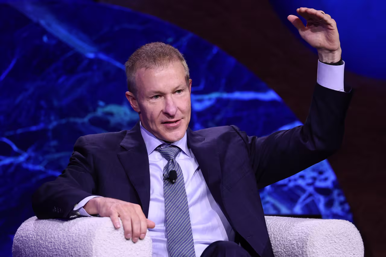 United CEO defends merger dreams despite pushback from American Airlines