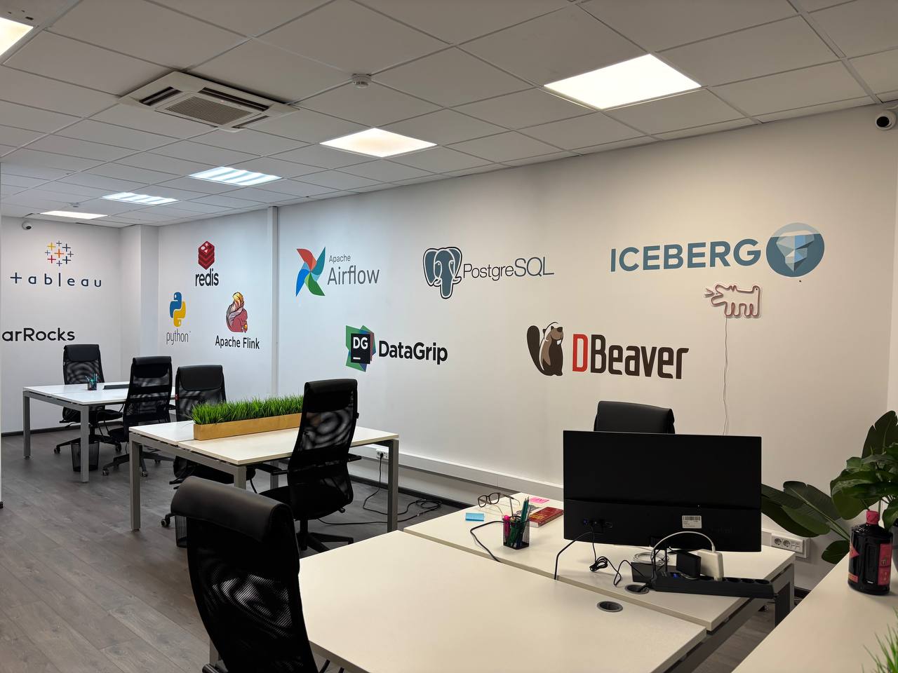 ΔE > 3: Как баг с колеровкой чуть не обрушил прод, и почему офис — это API вашей корпоративной культуры