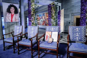 Iraniana vencedora do Nobel da Paz está sem tratamento após sofrer enfarte na prisão