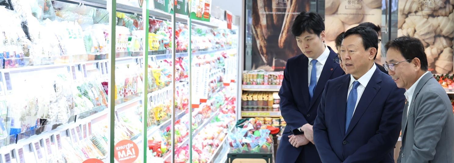 신동빈 회장, 베트남 찾아 올해 첫 해외 현장경영