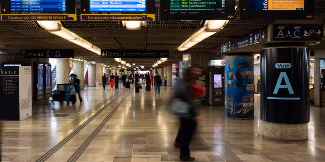 Fermeture de la gare de Lyon le pont du 1ᵉʳ mai : 500 agents de SNCF Réseau et de sous-traitants engagés dans des travaux d’ampleur