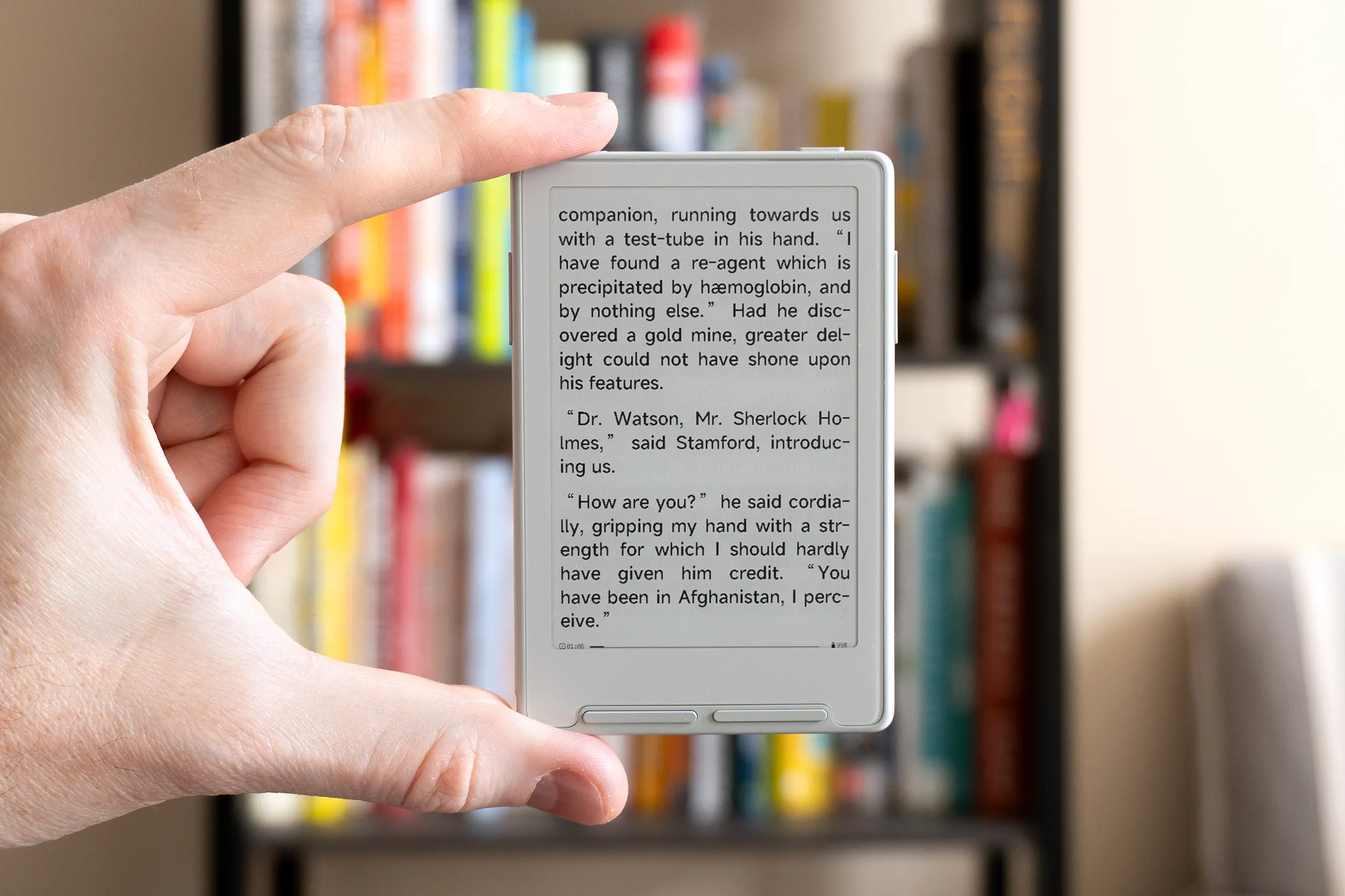 Some of Xteink’s credit card-sized e-readers are losing their best feature