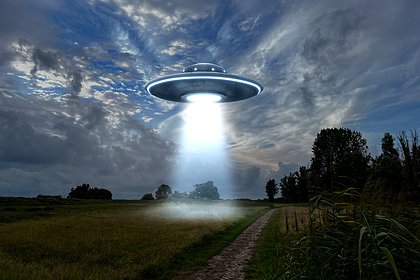 Конгрессмен рассказал об НЛО размером с футбольное поле