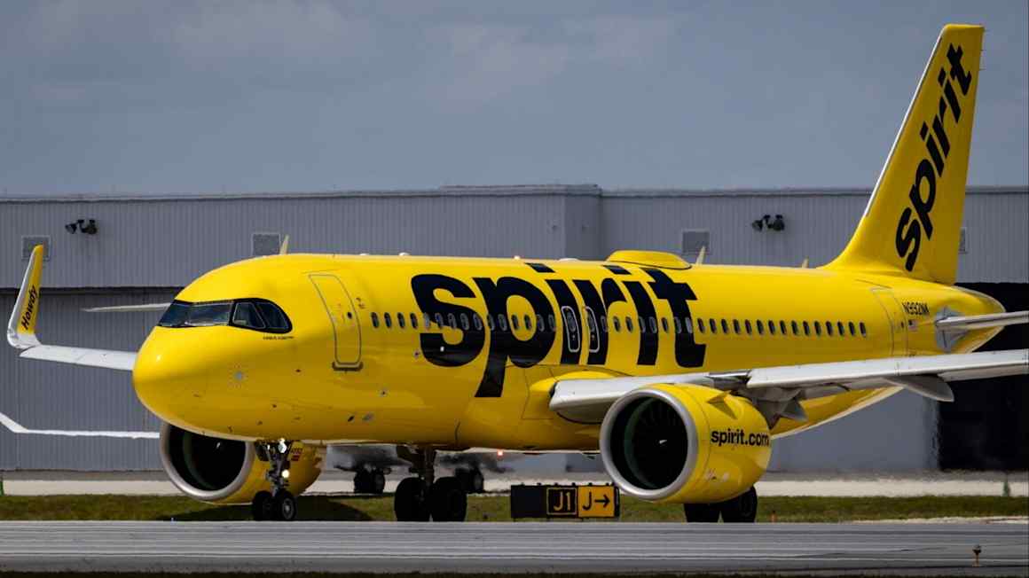 Spirit Airlines prepares to cease operations as bailout talks founder