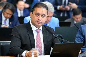 Relator da indicação de Jorge Messias ao STF espera 16 votos favoráveis na CCJ