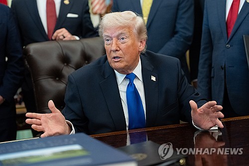 Trump says U.S. will increase tariffs on EU cars and trucks to 25 pct next week