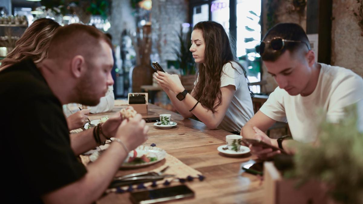 WhatsApp permitirá ocultar los 'spoilers' de películas y libros en los mensajes de texto