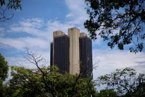 BC corta Selic em 0,25 ponto, a 14,50% ao ano, e prega cautela nos próximos passos