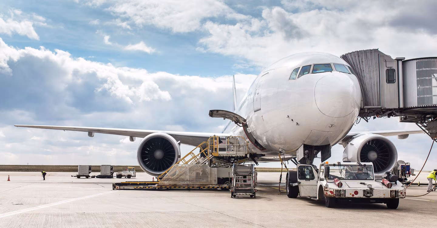 Compagnie aeree, lo shock iraniano manda in stallo i conti trimestrali
