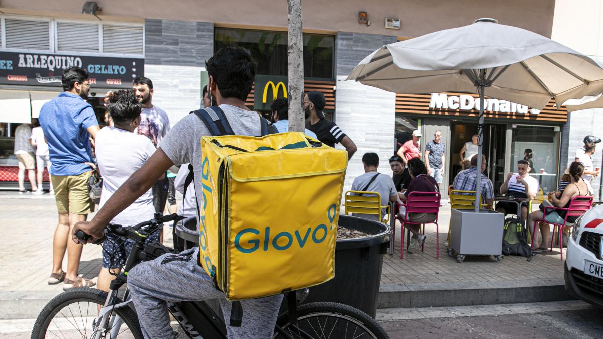 Los repartidores de Glovo van a la huelga contra los 750 despidos anunciados