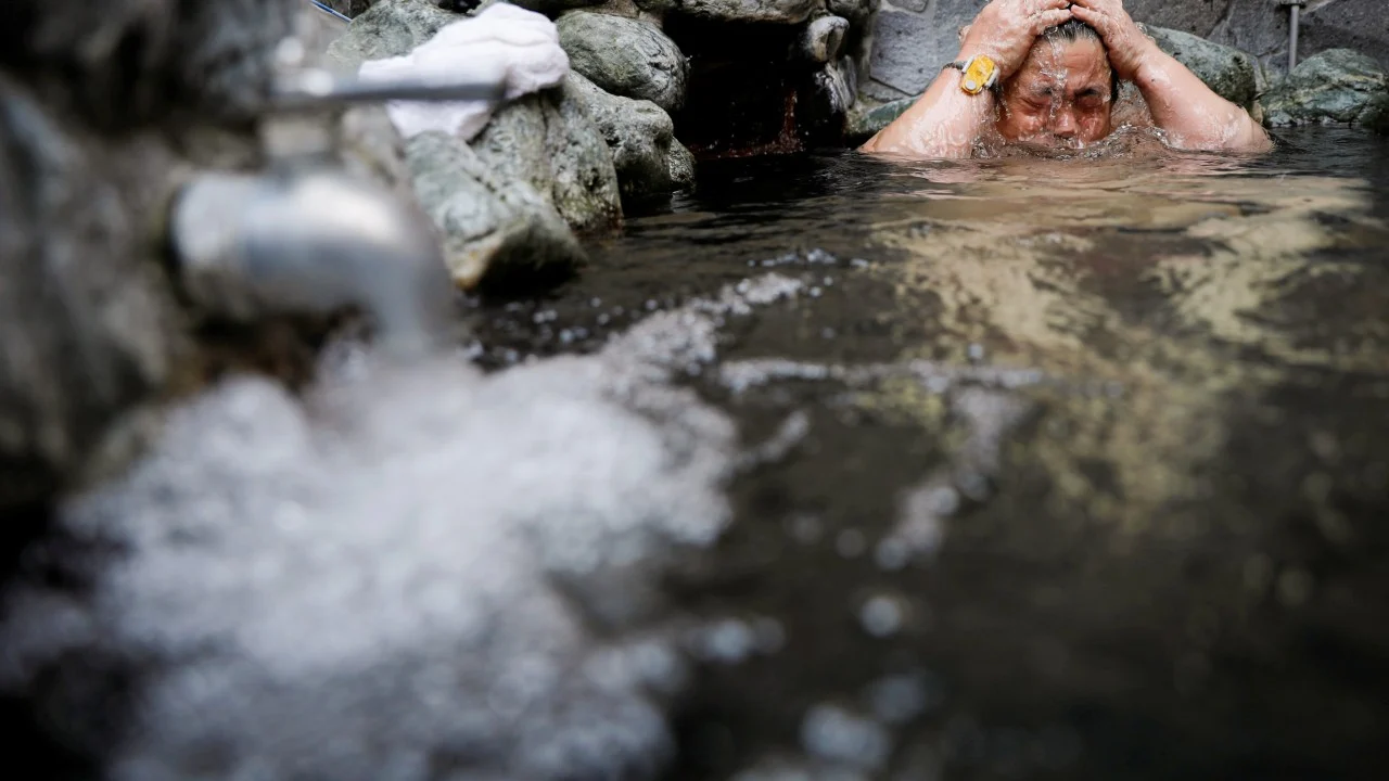 Traditional bathhouses in Japan sink under soaring energy costs