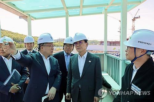 PM calls for speedy housing supply