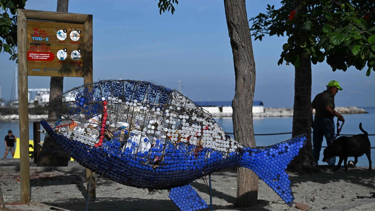 Medio centenar de países negocian un pacto para abandonar paulatinamente la energía fósil