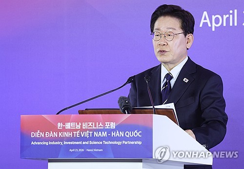 Lee's approval rating falls to 62.2 pct: poll