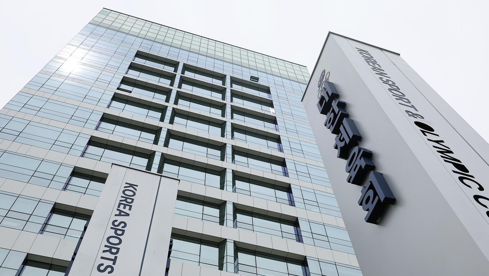 “아들로 한몫 잡으려”…체육회 간부, 의식불명 선수 가족 겨냥 막말